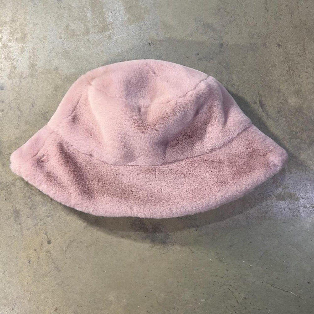 H&M light pink faux-fur bucket hat, one size